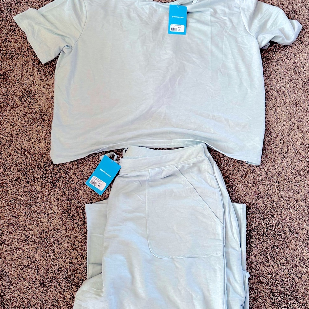 Yummie 1X lounger short sleeve top and pants